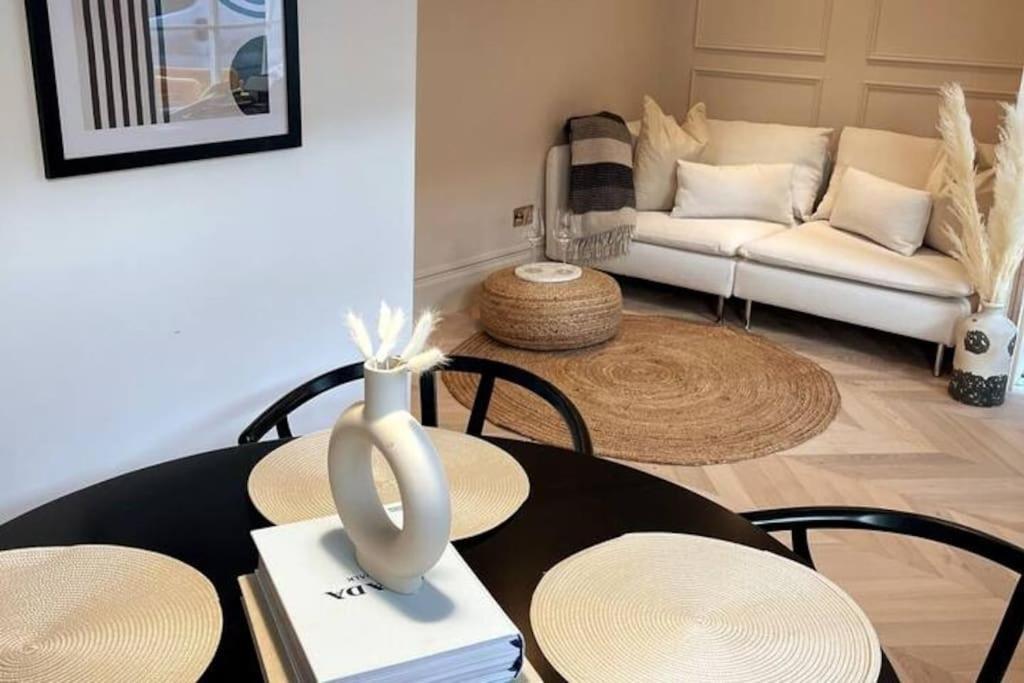 Ferienwohnung Courtyard Garden, Beautifully Finished Flat - Ba1 Bath Exterior foto