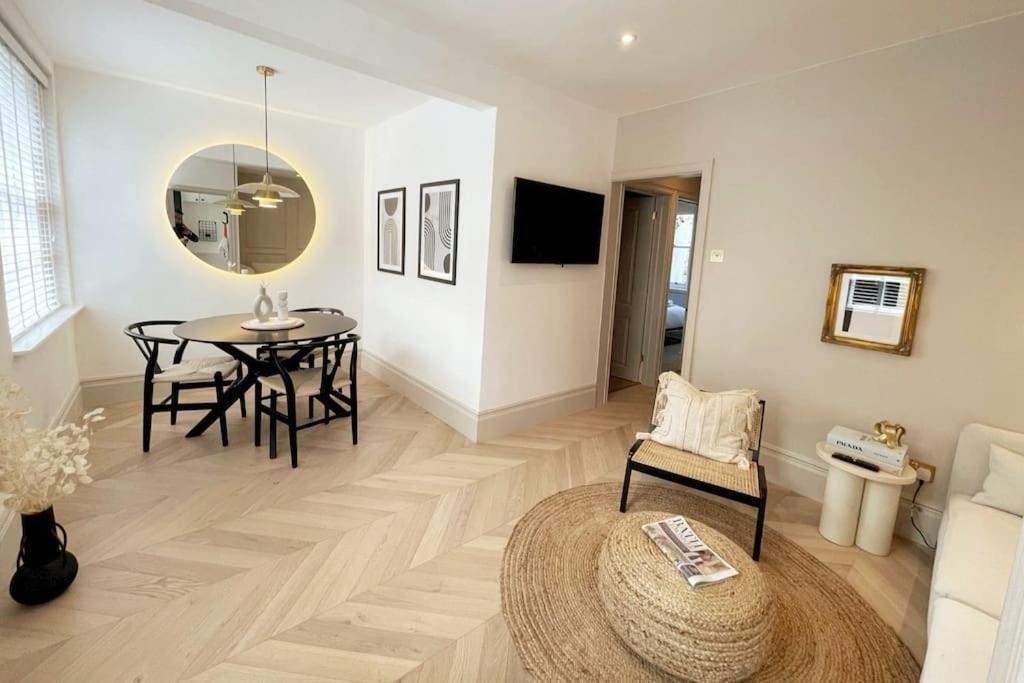 Ferienwohnung Courtyard Garden, Beautifully Finished Flat - Ba1 Bath Exterior foto